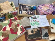 Galerie photo Crétation d'une boîte à secrets que Colette aurait eue alors qu’elle était jeune.